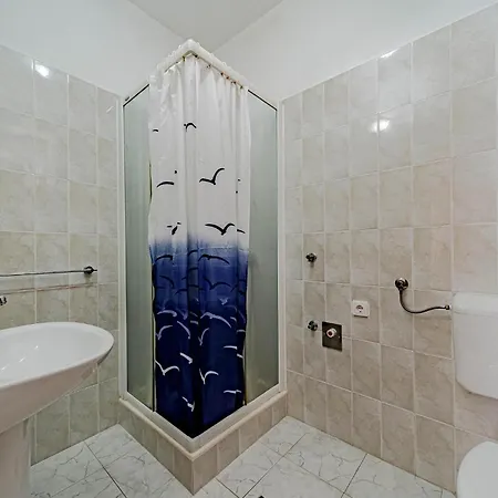 4 Bedroom Amazing In * 룸바르다