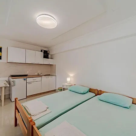 4 Bedroom Amazing In 룸바르다