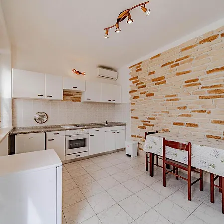 4 Bedroom Amazing In *
