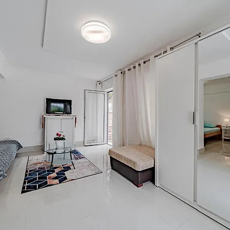 4 Bedroom Amazing In Lumbarda