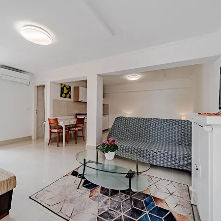 4 Bedroom Amazing In *