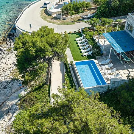 4 Bedroom Amazing In Lumbarda